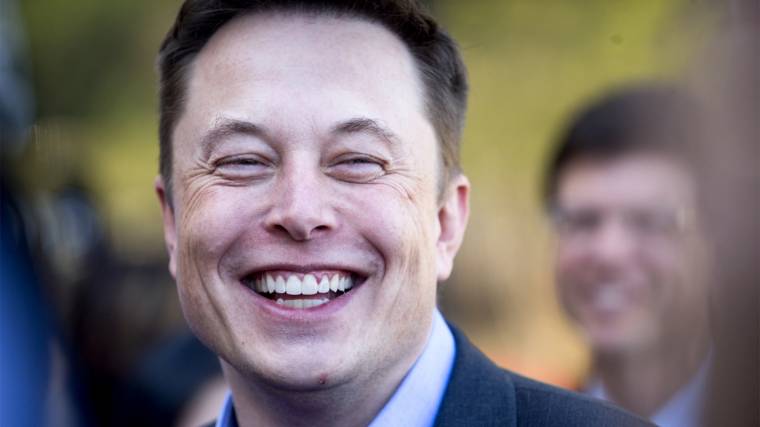 Elon Musk nagyon bízik az önvezető Tesla-taxik sikerében (Fotó: America.gov)