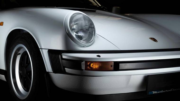 Ez a Porsche 911 már nem kér egy csepp benzint sem (Fotó: Modern Classics)