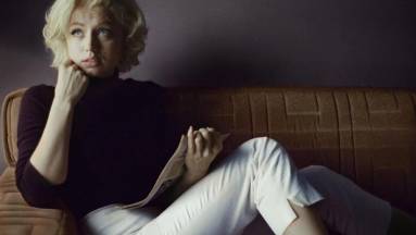 Itt a Marilyn Monroe életéről szóló, korhatáros Blonde első kedvcsinálója kép