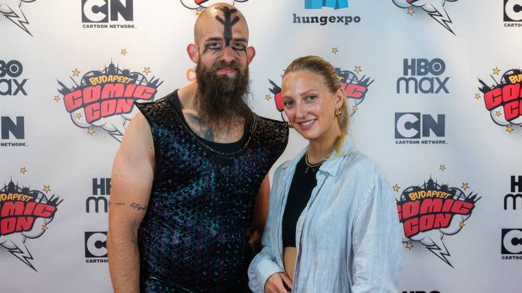 Georgia Hirst egy vérbeli Vikings-rajongóval (Fotó: Meex)