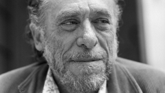 „Vesztesekkel azonosul, ettől érzi jól magát, felkészíti magát a vesztésre, mi meg segítünk neki” – exkluzív részletek Charles Bukowski magyarul még meg sem jelent kötetéből kép