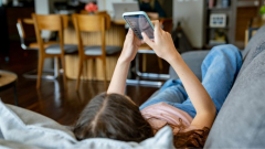 Nem minden fekete-fehér: mit gondolnak valójában a tinédzserek a közösségi médiáról? kép