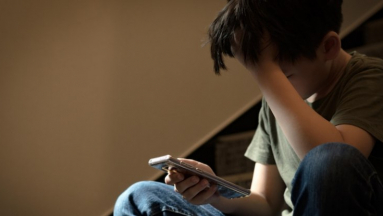 Az online zaklatást átélt gyerekek kétharmada nem kér segítséget fókuszban