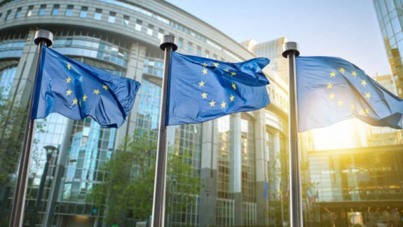 Most tényleg az EU állítja meg a gyerekek közösségimédia-korlátozását? kép