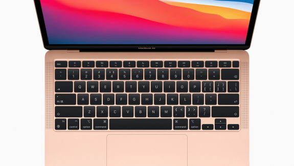 Egy MacBook Air állította meg a repeszt egy ukrán katona szerint kép