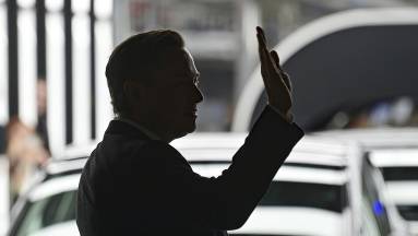 Elon Musk visszatér az üzleti életbe – a politikát háttérbe szorítja kép