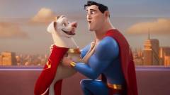 Dwayne Johnson kutyának öltözve, kiskutyával az ölében ment a DC Szuperállatok ligája premierjére kép