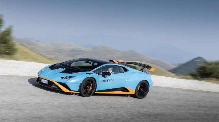 A srác, aki 75 millió dollárért árulta a lambo.com-ot, végül ingyen oda kellett adnia a Lamborghininek