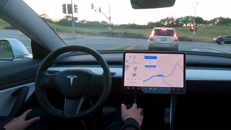A Tesla Full Self-Driving módját már sokan használják a tengerentúlon (Fotó: Tesla)
