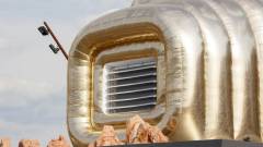 Ez az aranyszínű felfújható ház lehet az otthonunk a Marson kép