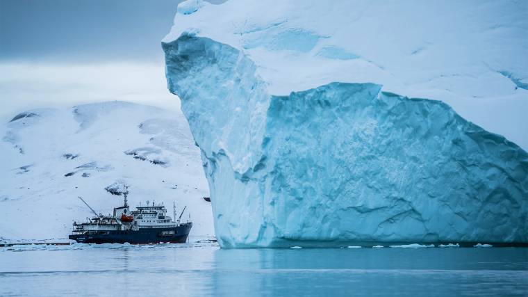 A grönlandi jégtakaró miatt már biztos, hogy legalább 27 centiméterrel emelkedik az óceánok vízszintje (Fotó: Unsplash/Hubert Neufeld)
