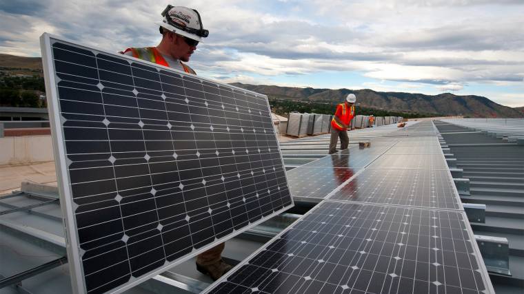 A hazai napelem-beruházásokkal kapcsolatos szabályozást káosz jellemzi