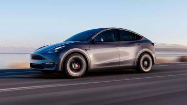 Videón az első Tesla, amelyik saját magát szállította házhoz kép