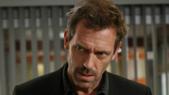 Hugh Laurie egy hírhedt gyerekgyilkossági per bíróját alakítja az HBO új sorozatában kép