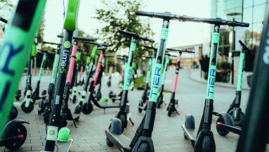 Így használj elektromos rollert, hogy ne törd össze magad az első utadon kép