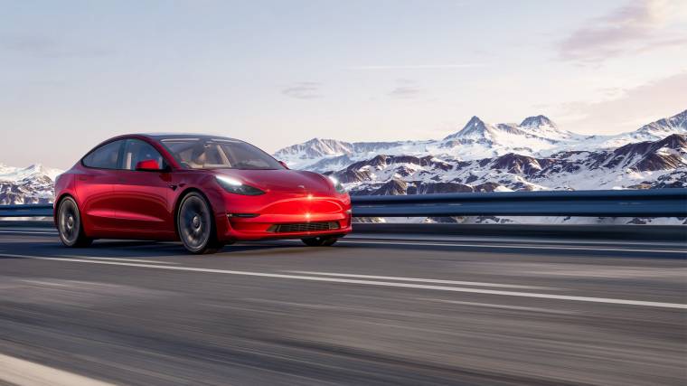 Elsőre furcsa lehet, hogy egy elektromos autó mennyire halk (Fotó: Tesla)