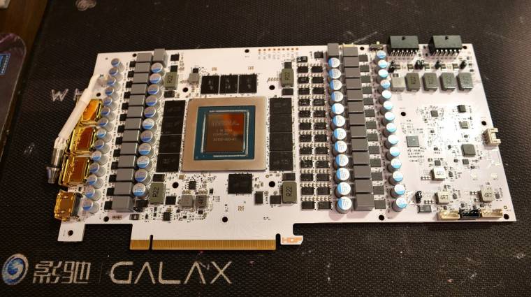 Elméletben akár 1200 W felvételére is képes lehet a Galax speciális RTX 4090 modellje kép