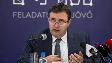 Palkovics László szerint már szeptemberben elindulhat az AI oktatás az általános iskolákban kép