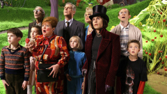 A Netflix élőszereplős vetélkedőt csinált a Charlie és a csokigyárból kép