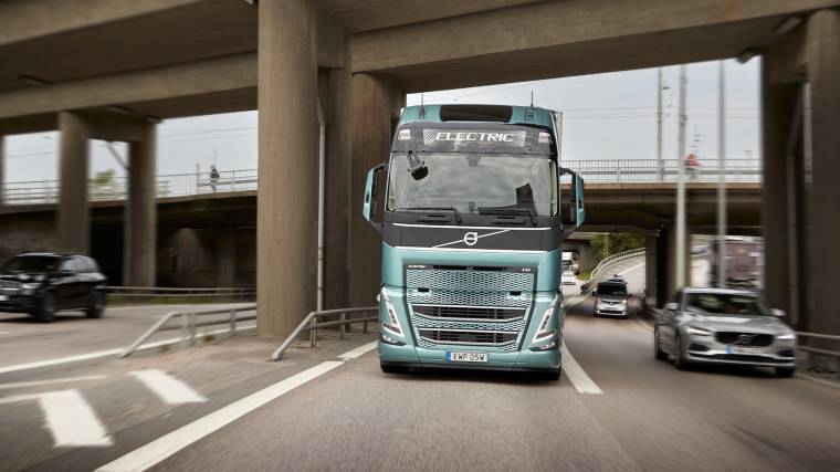 Az elektromos kamionok 44 tonna rakomány szállítására képesek (Fotó: Volvo Trucks)