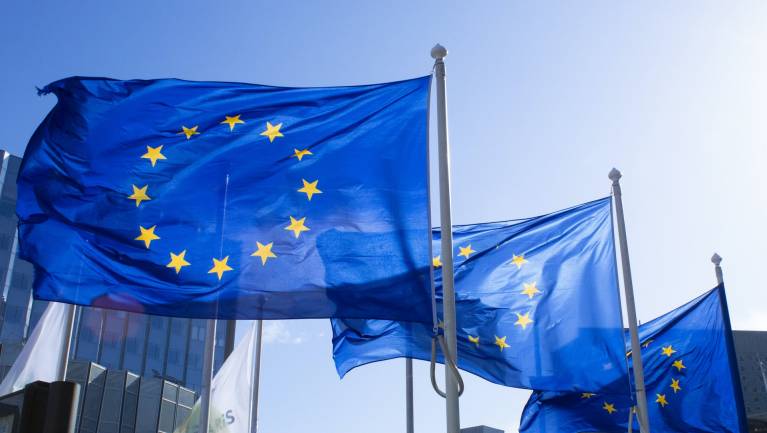 Az EU elfogadta az azonnali fizetésről szóló rendeletet kép