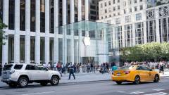Az Apple leghíresebb boltja előtt loptak el több mint 100 iPhone-t egy vásárlótól kép