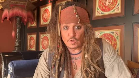 Újra Jack Sparrow bőrébe bújt Johnny Depp kép