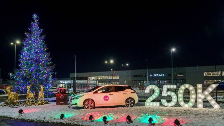 A sunderlandi gyár 250 000. Nissan Leaf-je működteti az ünnepi fényeket (Fotó: Nissan)