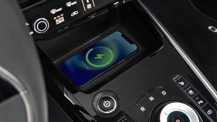 Suitable phones can be charged wirelessly while driving (Photo: Kia)