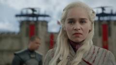 A Daenerys Targaryent alakító Emilia Clarke nem hajlandó megnézni a Sárkányok házát kép