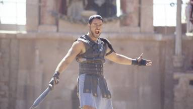 Vajon Russell Crowe hányszor fog még belerúgni a földön fekvő Gladiátor II-be? kép