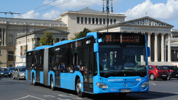 Jobb ha leszoksz arról, hogy rágyújts egy staubra a buszmegállóban! kép