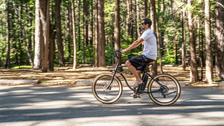 Az elektromos biciklik jobban gyorsulnak és nehezebbek is a hagyományos kerékpároknál (Fotó: Tower Bikes)