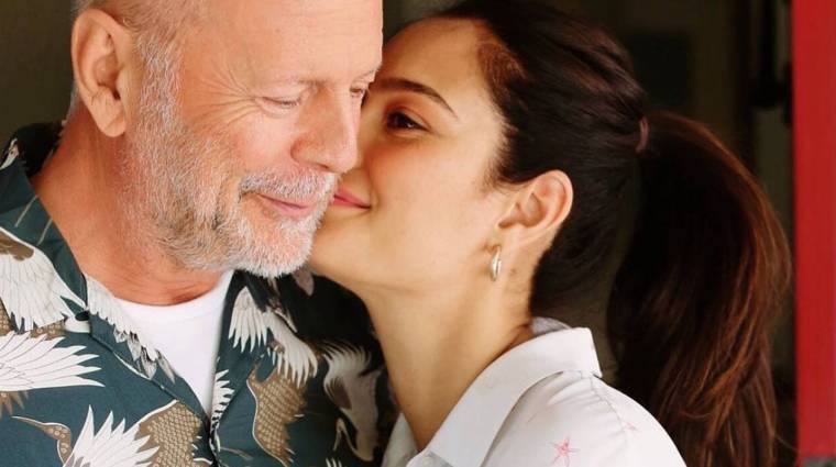 Bruce Willis felesége azt kéri a paparazzóktól, hogy szálljanak le a demenciában szenvedő színészről bevezetőkép