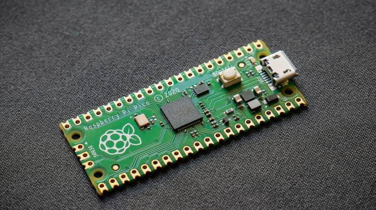 Két Raspberry Pi hajtja a világ egyik legkisebb konzolját kép