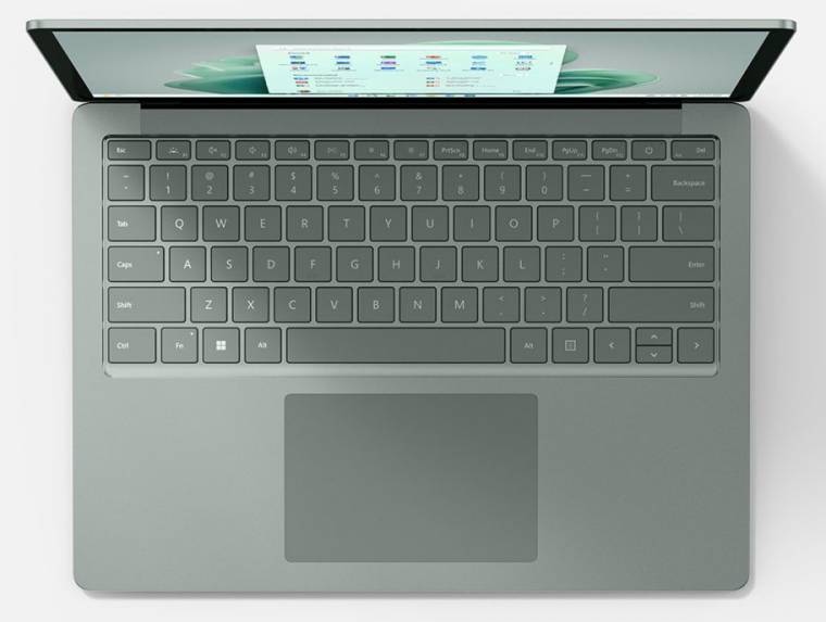 Sajnos nincsen magyar szitázású billentyűzet a Laptop 5 esetében