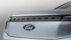 Kifejezetten Európa útjaira tervezték az új, elektromos Ford Explorert kép