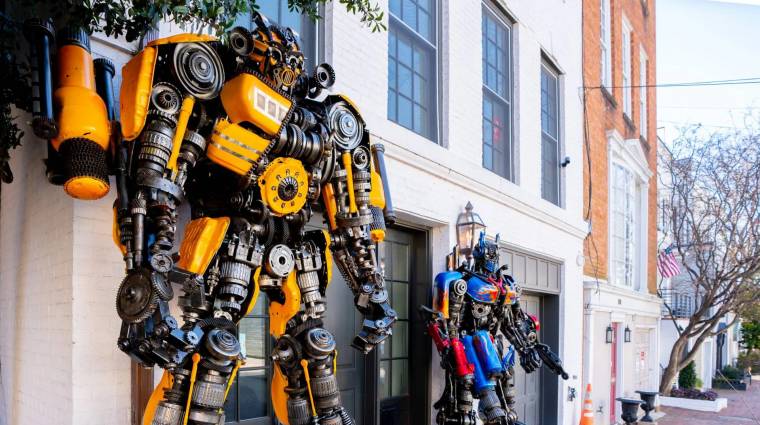 El akarják távolítani egy milliárdos Transformers szobrait az utcáról, de nem sokat tehetnek ellenük bevezetőkép