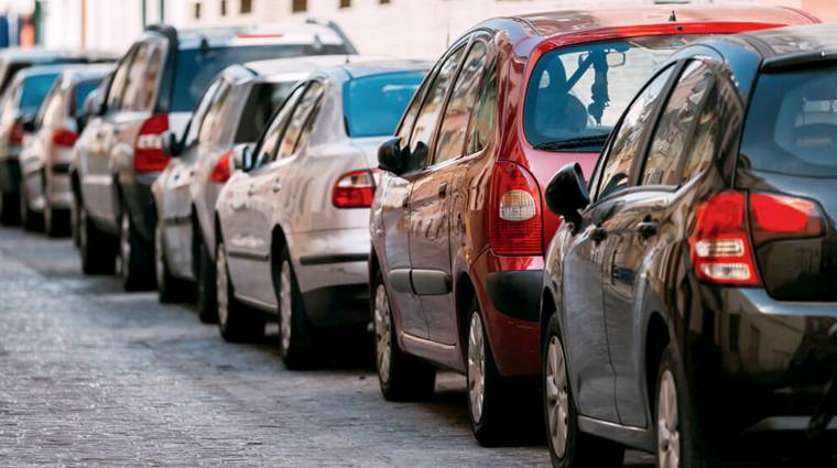 Júliustól eltűnnek a budapesti parkolóautomaták és drágul a parkolás kép