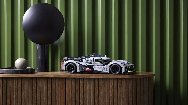 The LEGO-Peugeot is also a room decoration (Photo: LEGO)