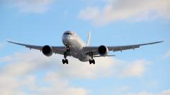 A francia közlekedésügyi  miniszter szeretne gátat szabni az olcsó légi közlekedésnek kép