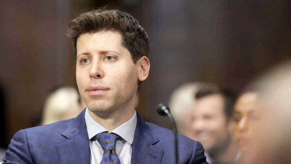 Egyre izgalmasabb a OpenAI és az Iyo konfliktusa, most épp Sam Altman levelein csámcsoghatunk kép