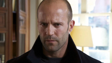 Jason Statham saját magát alakítja a Deadpool 2 rendezőjének új filmjében, és még a biciklit is ellopja kép