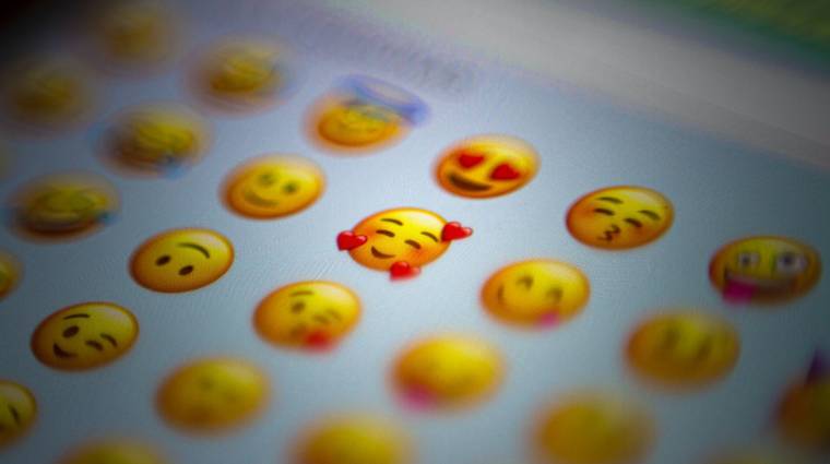 Életre kelti az Emojikat a Google Messages kép