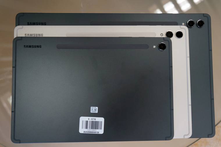 A háromféle méretű Tab S9 - a legnagyobb már akkora, akár egy notebook billentyűzet nélkül