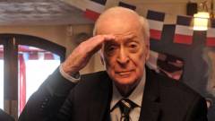 Michael Caine 90 évesen is könnyet csal a szemedbe a The Great Escaper trailerében kép