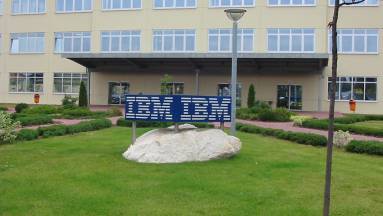 Vége a Nagy Kék szekrényeknek - Bezárja váci üzemét az IBM kép