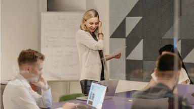 EY: a digitális tudáson túl a női vezetés is hiányzik az igazgatótanácsokból kép