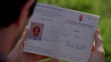Napi büntetés: a Drót sorozat magyar útlevelének minden hibás sora aranyat ér kép