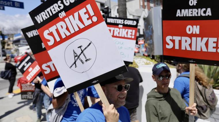 Hivatalosan is vége az írók sztrájkjának Hollywoodban, de a színészek még tüntetnek bevezetőkép